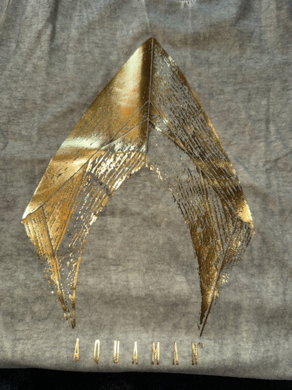 DC Olive Green Tee with Gold Aquaman Emblem jrs xs nwot